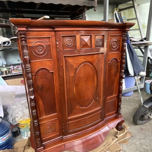 Tủ thờ gỗ căm xe